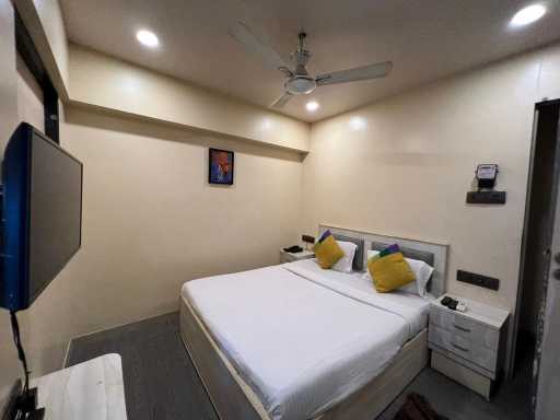 Boys PG room near Kalina Santacruz East Mumbai